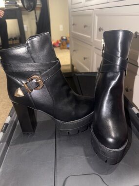 Women's Black Platform Ankle Boots with Buckle Accent